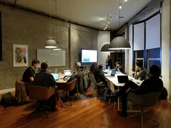 Rapportage en kwaliteitscontrole door ervaren vertalers